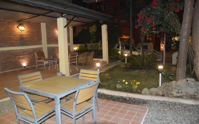 Hotel Siraaj Inn