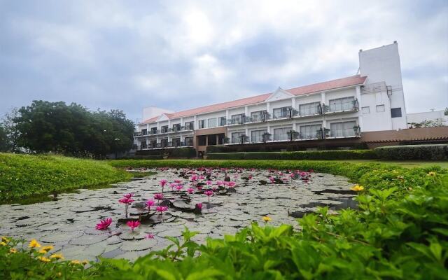 Kensville Golf and Country Club