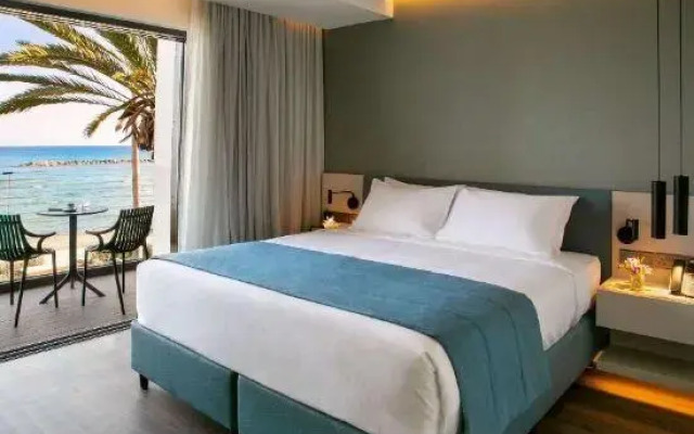 Mercure Larnaca Beach Resort
