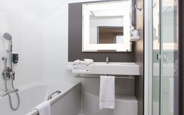 B&B HOTEL Rueil-Malmaison Gare