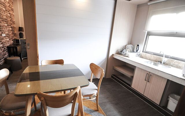 Pine Breeze Cottages