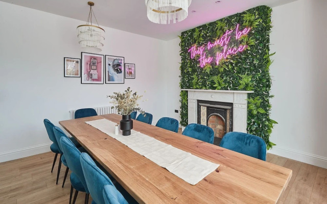 Host Stay Parkside Villa