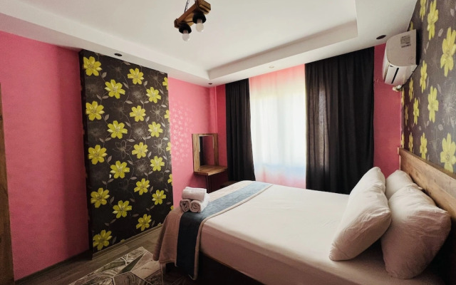 Aria Plus Ev Otel