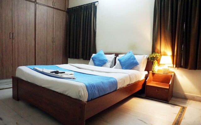 OYO 18454 Hallmark Inn Begumpet