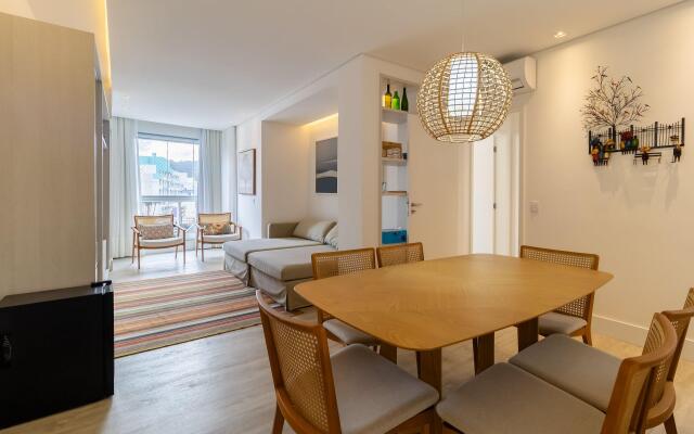 Apto em cond. a beira mar com piscina EAR0401