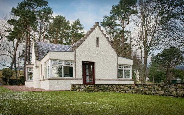 Douneside House