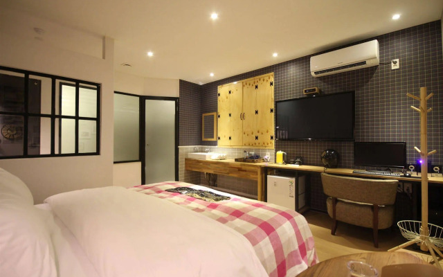 25 Hours Hotel