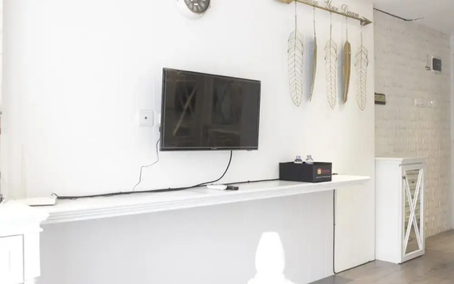 Elegant & Stylish Studio At Gateway Pasteur Apartment