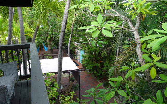 Suite Dreams Inn by the Beach