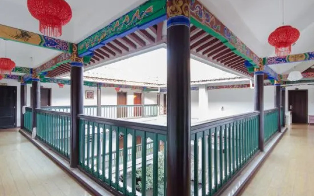 Maya Apartment Hotel