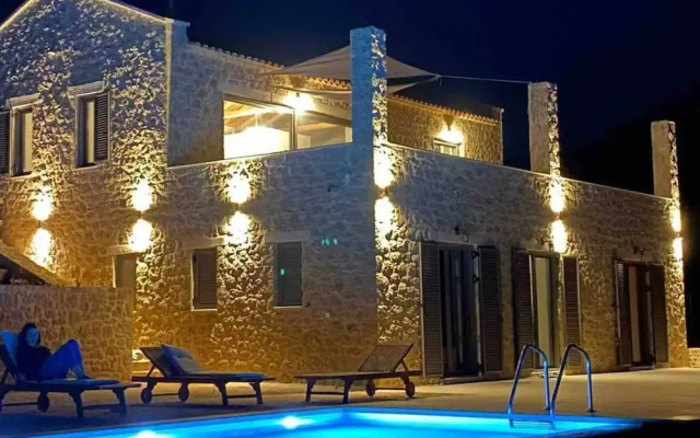 Lovely 3-bed Villa. Private Pool in Agios Nikolaos