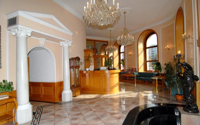 Opera Hotel