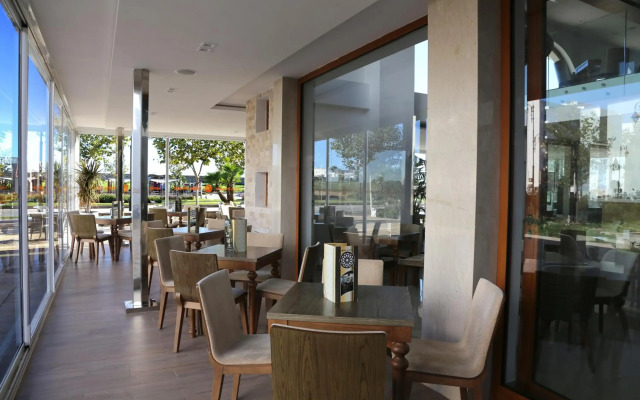 Hotel A44