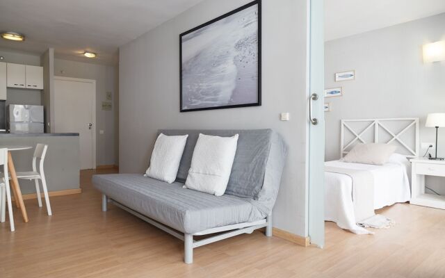 UHC Novelty Apartments
