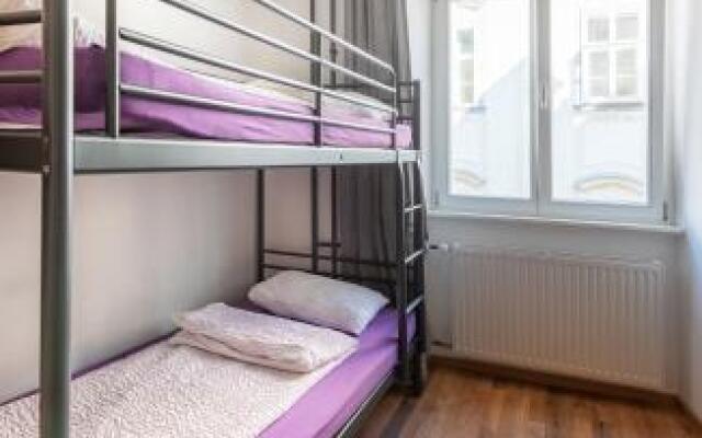 AdHoc Hostel