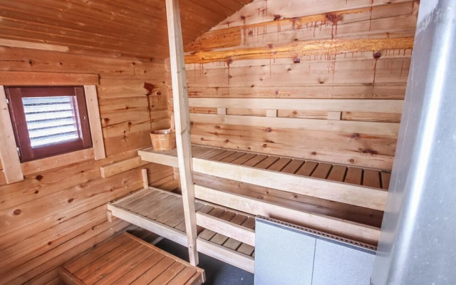 Rukan Taikavuosselin Helmi 8 a Kuusamo