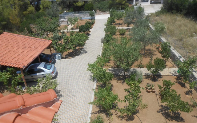 Luxury 2-bed House in Pefkali