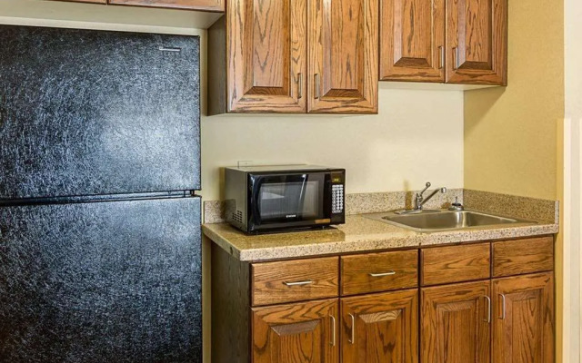 Comfort Inn & Suites Virginia Beach - Norfolk Airport