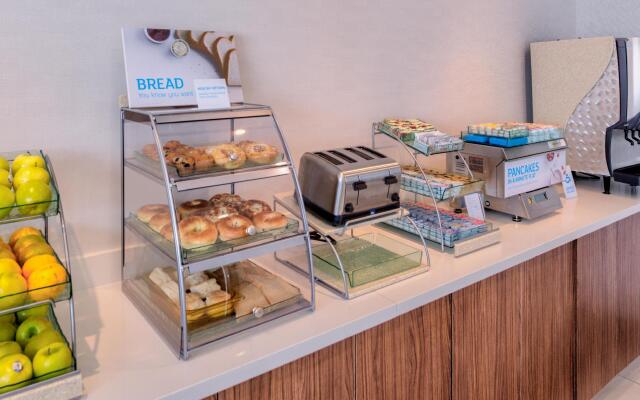 Holiday Inn Express Newberg - Wine Country by IHG