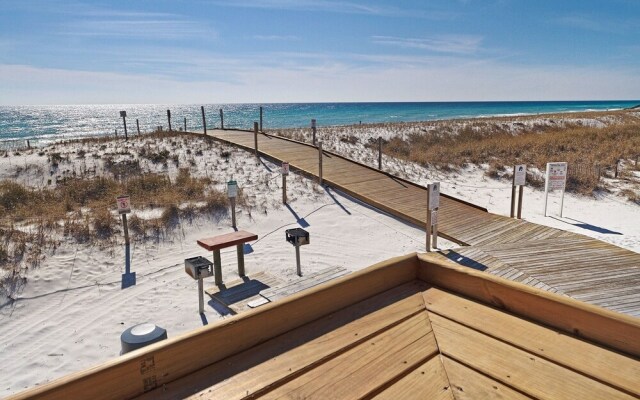 SPC3209 is an upstairs 2 BR with Canal Views by RedAwning