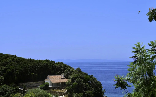Prima Vista Beachfront Boutique Hotel