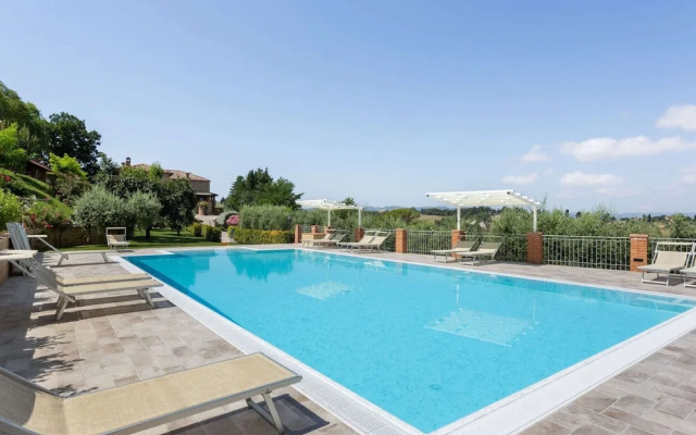 Lavish Holiday Home in Volterra With Pool