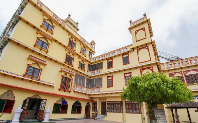 Oyo 15214 Mahal Rajwada Resort