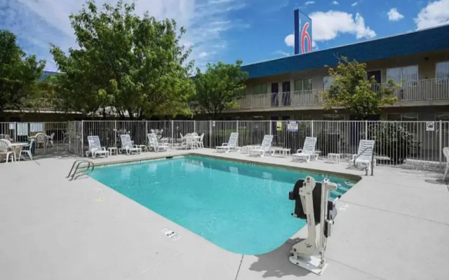Motel 6 Holbrook, AZ