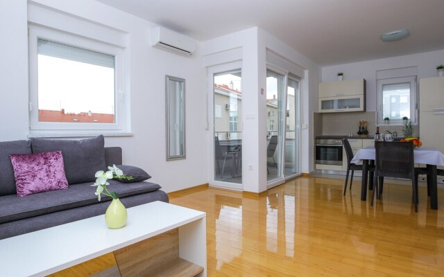 Summer Breeze Apartments