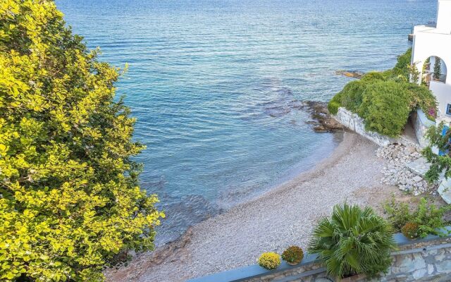 "beachfront Spetses Spectacular Fully Equipped Traditional Villa Families/groups"