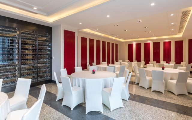 Crowne Plaza Shanghai Jinshan Hotel