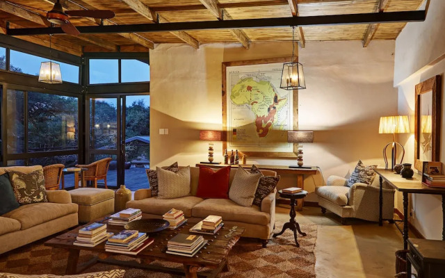 Fugitives' Drift Lodge