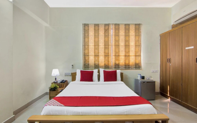 OYO 20008 SilverKey Madhapur