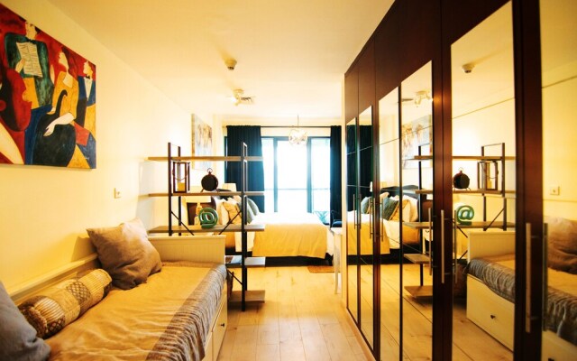 Lux BNB Jumeirah Lake Towers