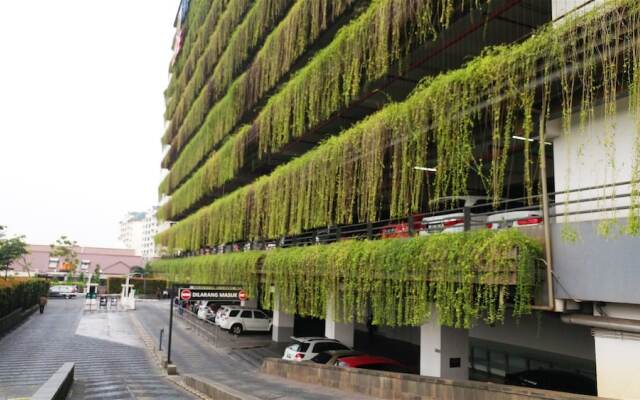 Studio Tropical Modern Living At Kemang Village