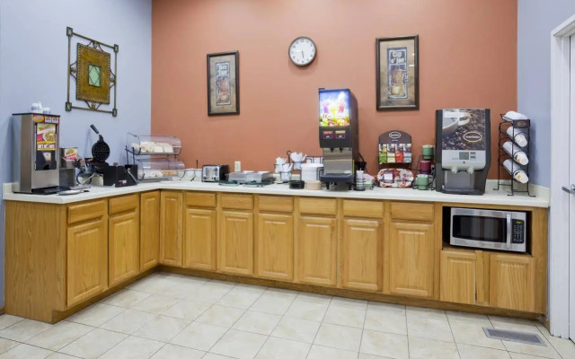 Grandstay Hotel and Suites