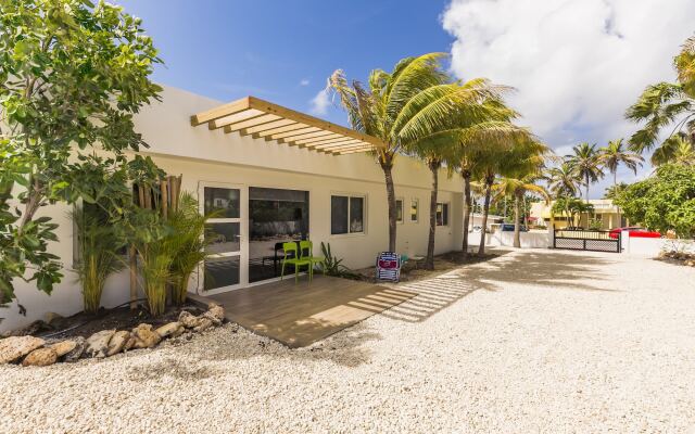 Boca Catalina Modern Villa