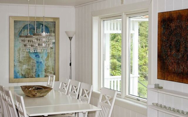 10 Person Holiday Home in Kjerstad