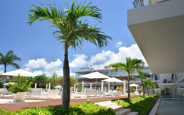 Magia Beachside Condo