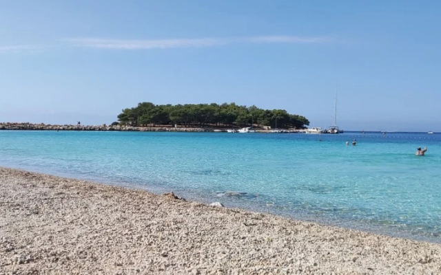 Stunning 2-bed House in Jezera With Sea Views