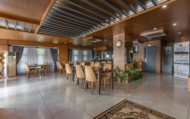 Seven City Hotel