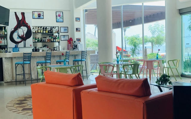 Hotel Playa Caracol