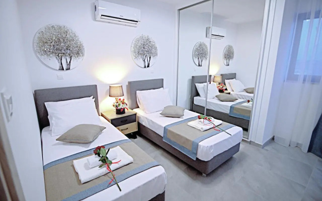 Golden Tree Apartment