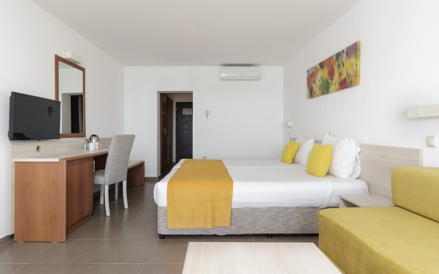AluaSun Helios Beach – All Inclusive