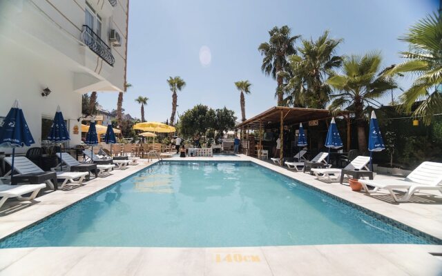 Far Life Hotel