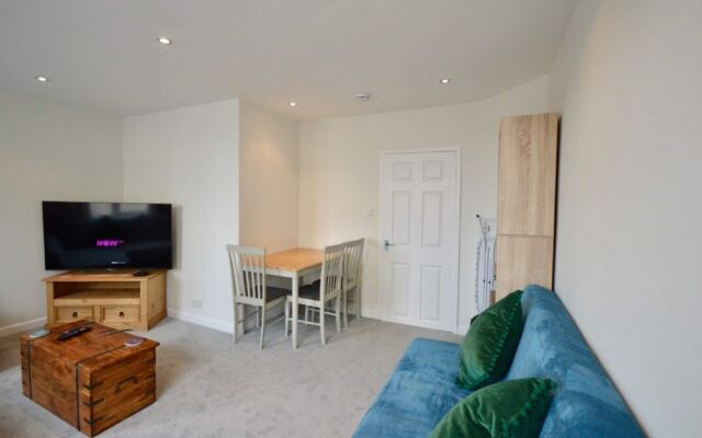 Modern Flat With Parking