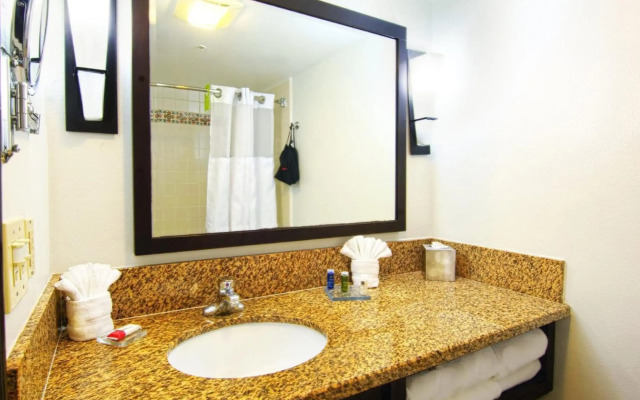 Buena Park Grand Hotel & Suites