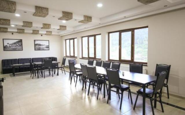 Roza’s Guest House