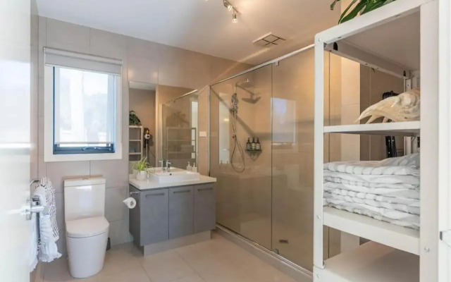 Pine Beach Guest House in the Heart of Balnarring