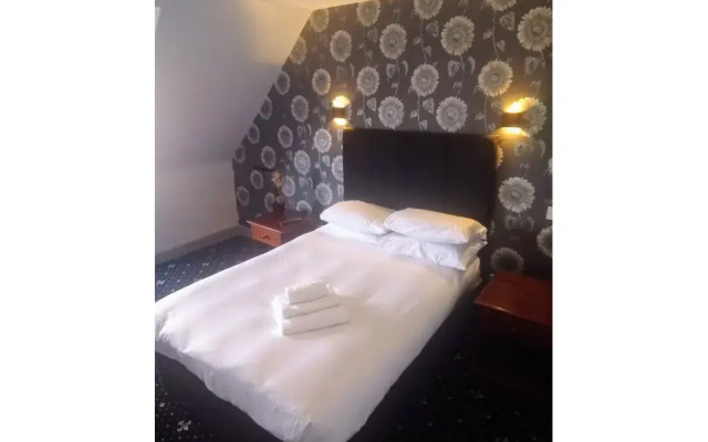 Marine Hotel